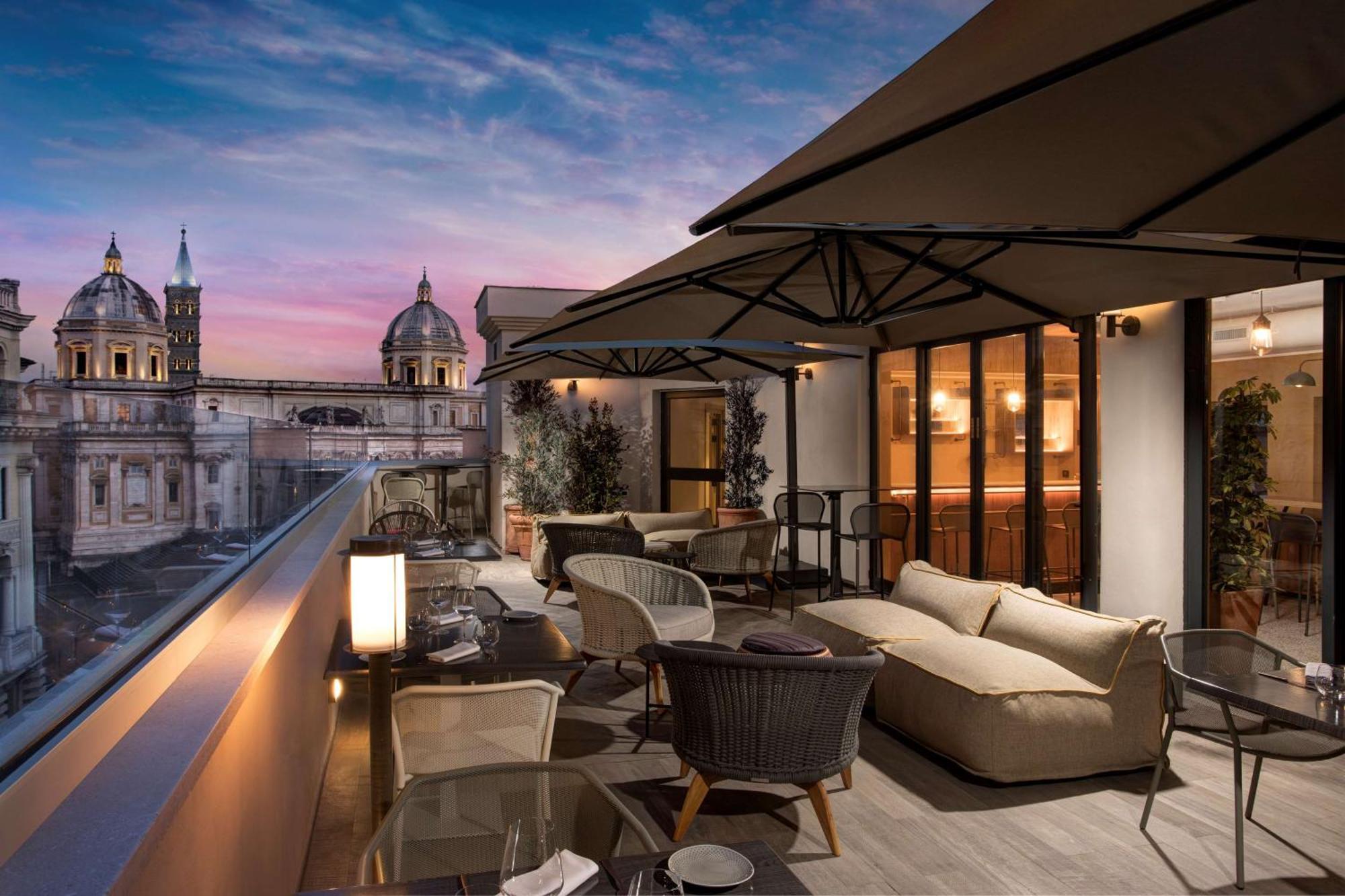 Hotel Doubletree By Hilton Rome Monti Esterno foto